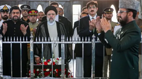 حضور در آرامگاه محمدعلی جناح رهبر استقلال پاکستان