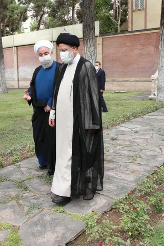 تصاویر تحویل دفتر ریاست جمهوری به آیت‌الله رئیسی