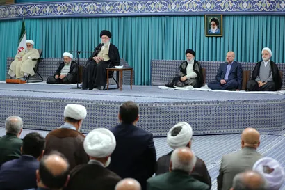 دیدار مسئولان نظام و مهمانان کنفرانس وحدت با رهبر انقلاب