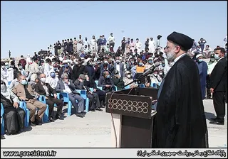 تصاویر بازدید هوایی از مناطق مرزی ایران و افغانستان و حضور و سخنرانی در روستای ملاعلی