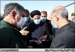 تصاویر بازدید آیت الله رئیسی از روند تکمیل سد مخزنی کنجانچم ایلام