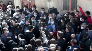 تصاویر سخنرانی در جمع اهالی کوی فلسطین