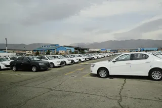 تصاویر بازدید از انبار و خط تولید ایران خودرو