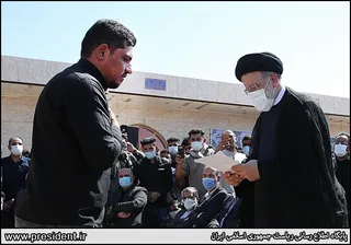 تصاویر بازدید هوایی رئیس جمهور از منطقه دشت آزادگان و هورالعظیم و حضور در میان مردم روستاهای اطراف هویزه