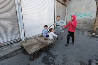 تصاویر بازدید سرزده رئیس جمهور از محله شهید هرندی تهران
