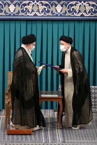 تصاویر مراسم تنفیذ حکم سیزدهمین دوره ریاست جمهوری اسلامی ایران‌