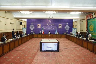 دستور رئیس دستگاه قضا به دادستان برای رسیدگی به علت صدور مجوز صادرات به افراد فاقد صلاحیت/ گره زدن تصمیم گیری‌ها به انتخابات آمریکا آدرس غلط دادن به ملت است