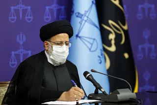 مرتبطین با دستگاه قضایی بدانند که این دستگاه هیچ گونه فسادی را بر نمی‌تابد