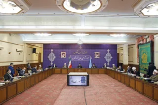 تریبون‌های عمومی باید محل امیدآفرینی و نشان از انسجام و آهنگ واحد در کشور باشد/ محل «طرح» و «حل» مسائل اختلافی، جلسات خصوصی است نه‌تریبون‌های عمومی