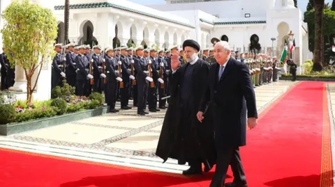 استقبال رسمی عبدالمجید تبون از رئیس جمهور