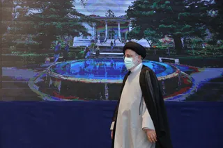 تصاویر دیدار رئیس جمهور با نخبگان ، علماء ، خانواده شهدا ، ایثارگران و جمعی از اقشار مختلف مردم