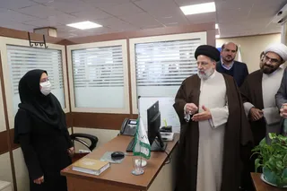 تصاویر حضور در مرکز ارتباطات مردمی ریاست جمهوری