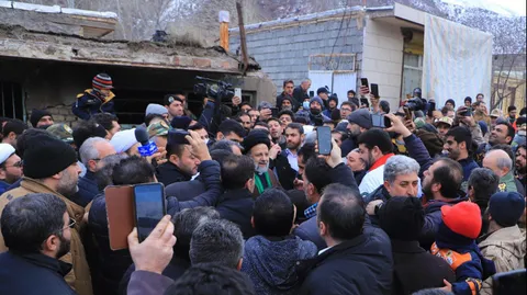 تصاویر بازدید میدانی دکتر رئیسی از مناطق زلزله‌زده شهرستان خوی و روستای بدلان