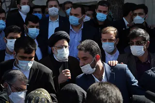 بازدید آیت الله رئیسی از مناطق زلزله زده سی‌سخت و ابراز همدردی با زلزله زدگان
