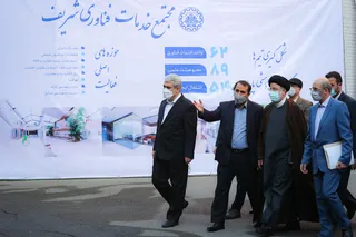 تصاویر بازدید رئیس جمهور از نمایشگاه دستاوردهای فناورانه دانشگاه صنعتی شریف