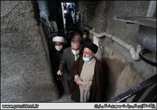 تصاویر حضور رئیس جمهور در کنار مردم شریف محله های زنجان