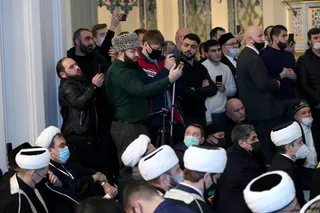 تصاویر حضور آیت‌الله رئیسی در جمع نمازگزاران مسجد جامع مسکو