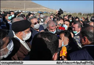 تصاویرحضور آیت‌الله رئیسی در جمع صمیمی مردم روستای فتحعلی پارس‌آباد