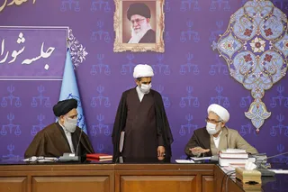 تریبون‌های عمومی باید محل امیدآفرینی و نشان از انسجام و آهنگ واحد در کشور باشد/ محل «طرح» و «حل» مسائل اختلافی، جلسات خصوصی است نه‌تریبون‌های عمومی