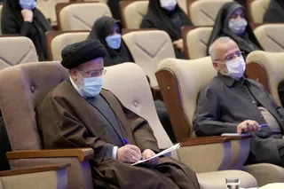 تصاویر دیدار رئیس جمهور با نخبگان ، علماء ، خانواده شهدا ، ایثارگران و جمعی از اقشار مختلف مردم