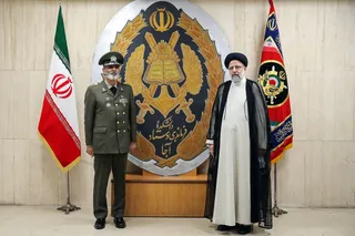 ویژگی ارتش ما این است که ارتش ولایی است؛ این ارتش مردم را باور دارد و مردم هم به ارتش اعتماد دارند