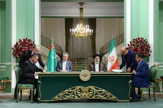 تصاویر  امضای اسناد همکاری میان تهران و عشق‌آباد و مصاحبه مطبوعاتی رئیس جمهور و رئیس شورای مصلحت خلق ترکمنستان