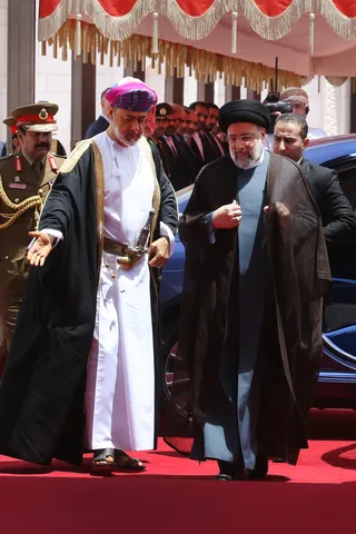 تصاویر مراسم استقبال رسمی سلطان عمان از آیت الله رئیسی در قصر العلم