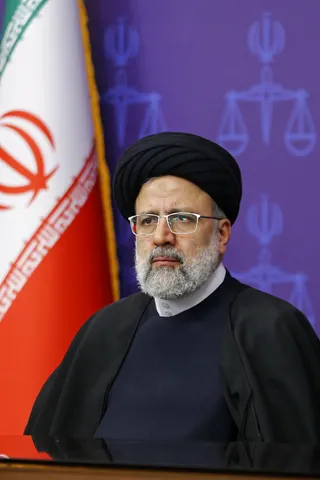 محوریت ائمه جمعه و مساجد برای جمع آوری کمک‌های مومنانه در دوران شیوع کرونا گواهی بر پناهگاه بودن مساجد است