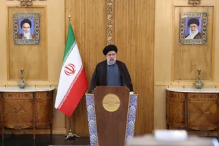 تصاویر  بازگشت رییس جمهور از سفر عمان