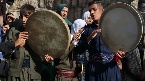 تصاویر بازدید دکتر رئیسی از روستای قلعه جی کردستان