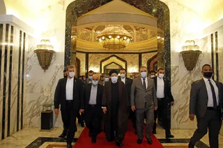 آیت الله رئیسی در بدو ورود به بغداد مورد استقبال مقامات عراقی قرار گرفت