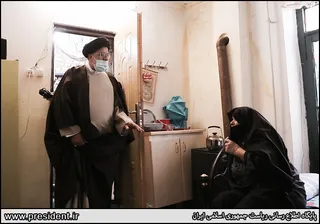 تصاویر حضور رئیس جمهور در کنار مردم شریف محله های زنجان