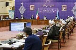 دستور رئیس دستگاه قضا به دادستان برای رسیدگی به علت صدور مجوز صادرات به افراد فاقد صلاحیت/ گره زدن تصمیم گیری‌ها به انتخابات آمریکا آدرس غلط دادن به ملت است