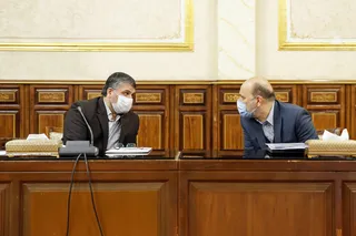 تریبون‌های عمومی باید محل امیدآفرینی و نشان از انسجام و آهنگ واحد در کشور باشد/ محل «طرح» و «حل» مسائل اختلافی، جلسات خصوصی است نه‌تریبون‌های عمومی