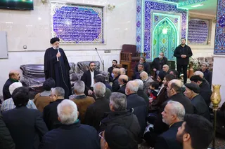 تصاویر حضور و اقامه نماز در مسجد حسین بن علی (ع) شهر ری