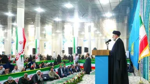 دشمن در گذشته با زبان تهدید و اشاره به گزینه‌های نظامی با ما سخن می‌گفت اما امروز دیگر این سخن را نمی‌شنوید/ ما جنگی را آغاز نخواهیم کرد، اما اگر کسی برای ما قلدری کند، جواب محکمی به او خواهیم داد/ مردم هرمزگان به گواه تاریخ مردمی حق‌خواه و مقاوم بود