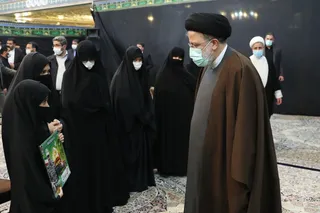 تصاویر دیدار صمیمانه با خانواده شهدای دفاع مقدس و مدافع حرم