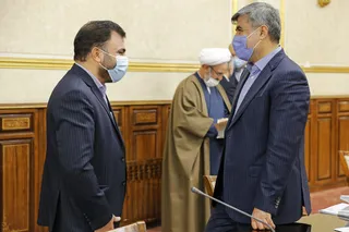 تریبون‌های عمومی باید محل امیدآفرینی و نشان از انسجام و آهنگ واحد در کشور باشد/ محل «طرح» و «حل» مسائل اختلافی، جلسات خصوصی است نه‌تریبون‌های عمومی