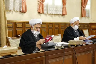 تریبون‌های عمومی باید محل امیدآفرینی و نشان از انسجام و آهنگ واحد در کشور باشد/ محل «طرح» و «حل» مسائل اختلافی، جلسات خصوصی است نه‌تریبون‌های عمومی