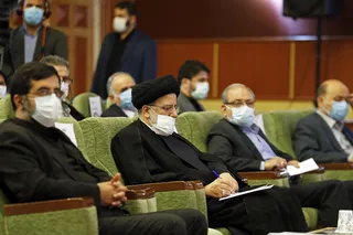 قداست دستگاه قضا در گرو صدور آرا و احکام قضایی مبتنی بر شرع است/ همکاران دستگاه قضا مراقب باشند به جای برطرف کردن دغدغه مردم بر رنج آنها نیفزایند/ مثل صاحبخانه برای رفع مشکلات و کاستی‌های قوه قضاییه تلاش کنیم