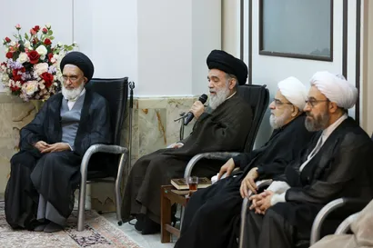 تصاویر دیدار با جمعی از علما و اعضای جامعه مدرسین حوزه علمیه قم