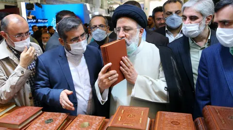 تصاویر بازدید از سی و سومین نمایشگاه بین المللی کتاب تهران