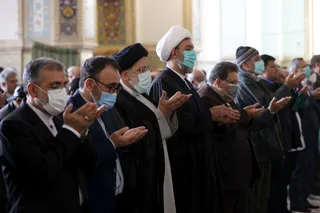 تصاویر حضور رئیس جمهور در نماز جمعه مشهد