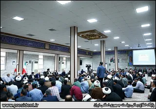 تصاویر دیدار با جمعی از فعالان فرهنگی و اجتماعی خوزستان