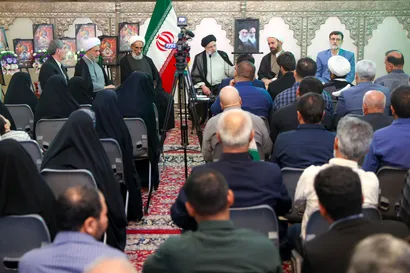 دیدار با خانواده شهدا و جانبازان حوادث تروریستی حرم شاهچراغ