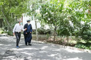 تصاویر حضور سرزده رئیس جمهور منتخب در آسایشگاه جانبازان امام خمینی(ره)