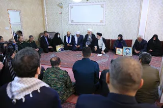 تصاویر دیدار با خانواده‌ شهدا و جانبازان مدافع امنیت و جانباختگان حوادث اخیر کردستان