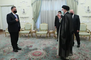 تصاویر دیدار با جمعی از هنرمندان و پیشکسوتان عرصه های مختلف هنری