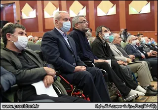 تصاویردیدار رئیس جمهور با نخبگان ، علماء ، خانواده شهدا ، ایثارگران و جمعی از اقشار مختلف مردم