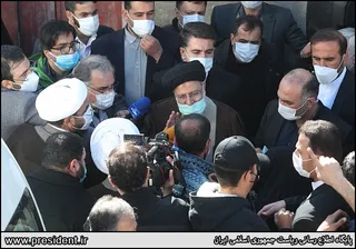 تصاویر سخنرانی در جمع اهالی کوی فلسطین